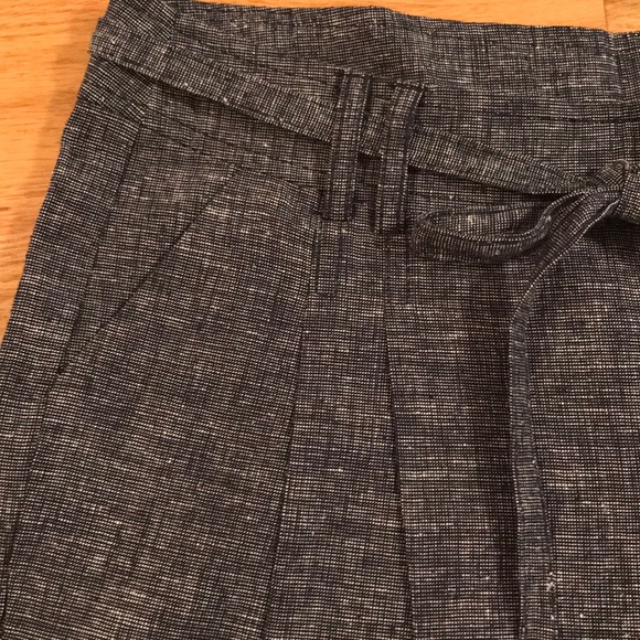 Shorts - Picture 2 of 7